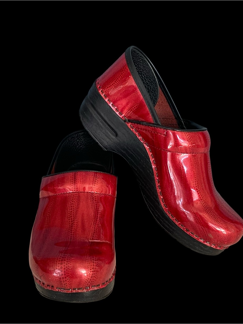 Dansko Pro XP Clogs Ruby Red Crackle Patent Python US 7.5/8 EU 38 Rare Colorway